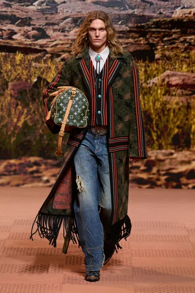 Look 26